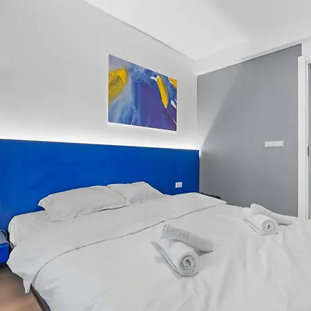 2br With Balcony On Calea Victoriei Bucharest