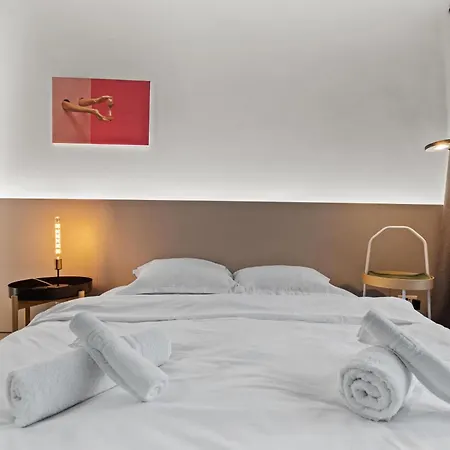 2br With Balcony On Calea Victoriei * Bucharest