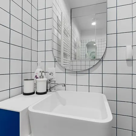 2br With Balcony On Calea Victoriei